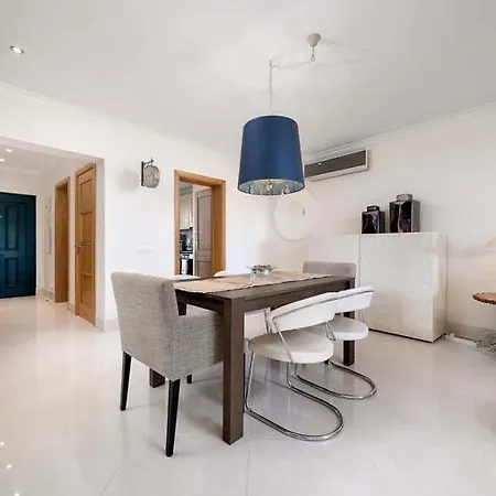 Sleeps 6 With Pool Air Con And Wifi Vilamoura