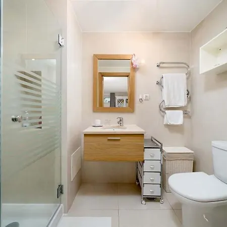 アパート Sleeps 6 With Pool Air Con And Wifi